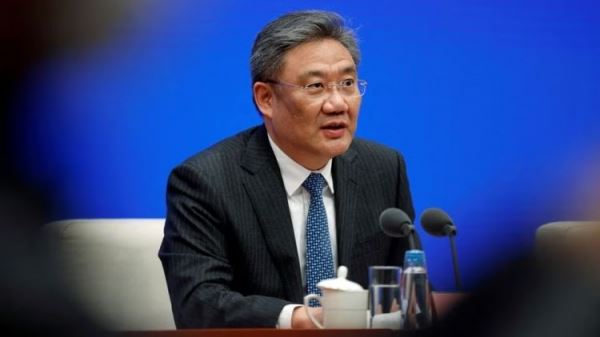 Министр торговли КНР осудил присоединение Японии к экспортным ограничениям США