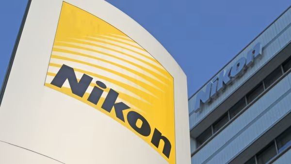Nikon пытается утолить кадровый голод щедрыми зарплатами